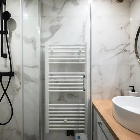 Cozy & Renovated - Close To Market Square Restaurants نيس